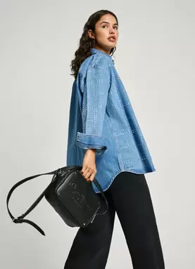 Oferta de LEATHER EFFECT CROSSBODY BAG WITH EMBOSSED LOGO por 45€ en Pepe Jeans