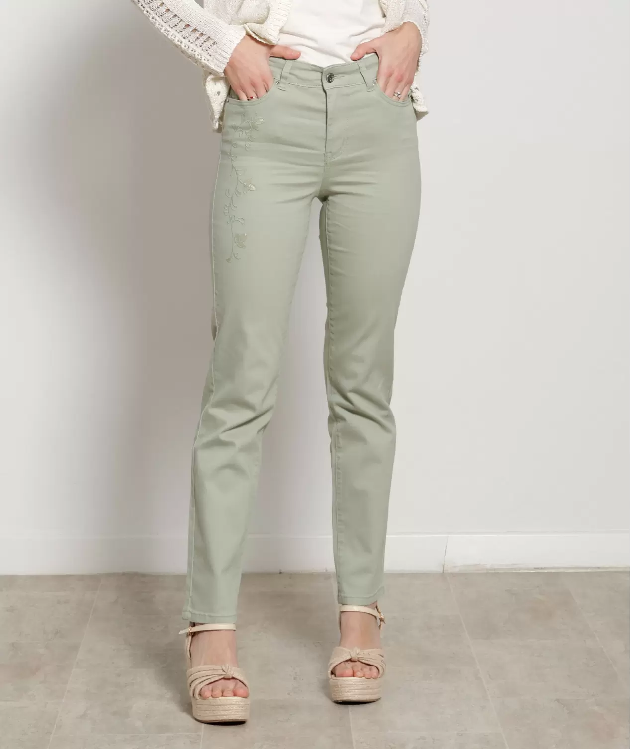 Oferta de PANTALÓN CHELO por 33€ en Pilar Prieto