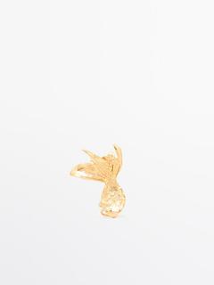 Oferta de Ear cuff detalle flor por 29,95€ en Massimo Dutti
