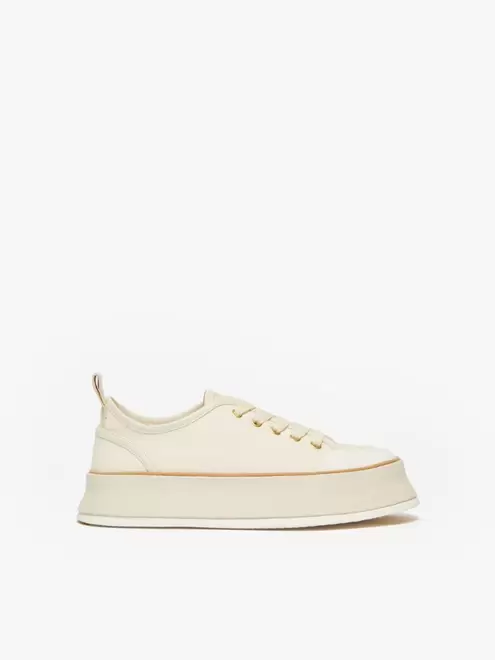 Oferta de Zapatillas deportivas de lona por 509€ en MaxMara