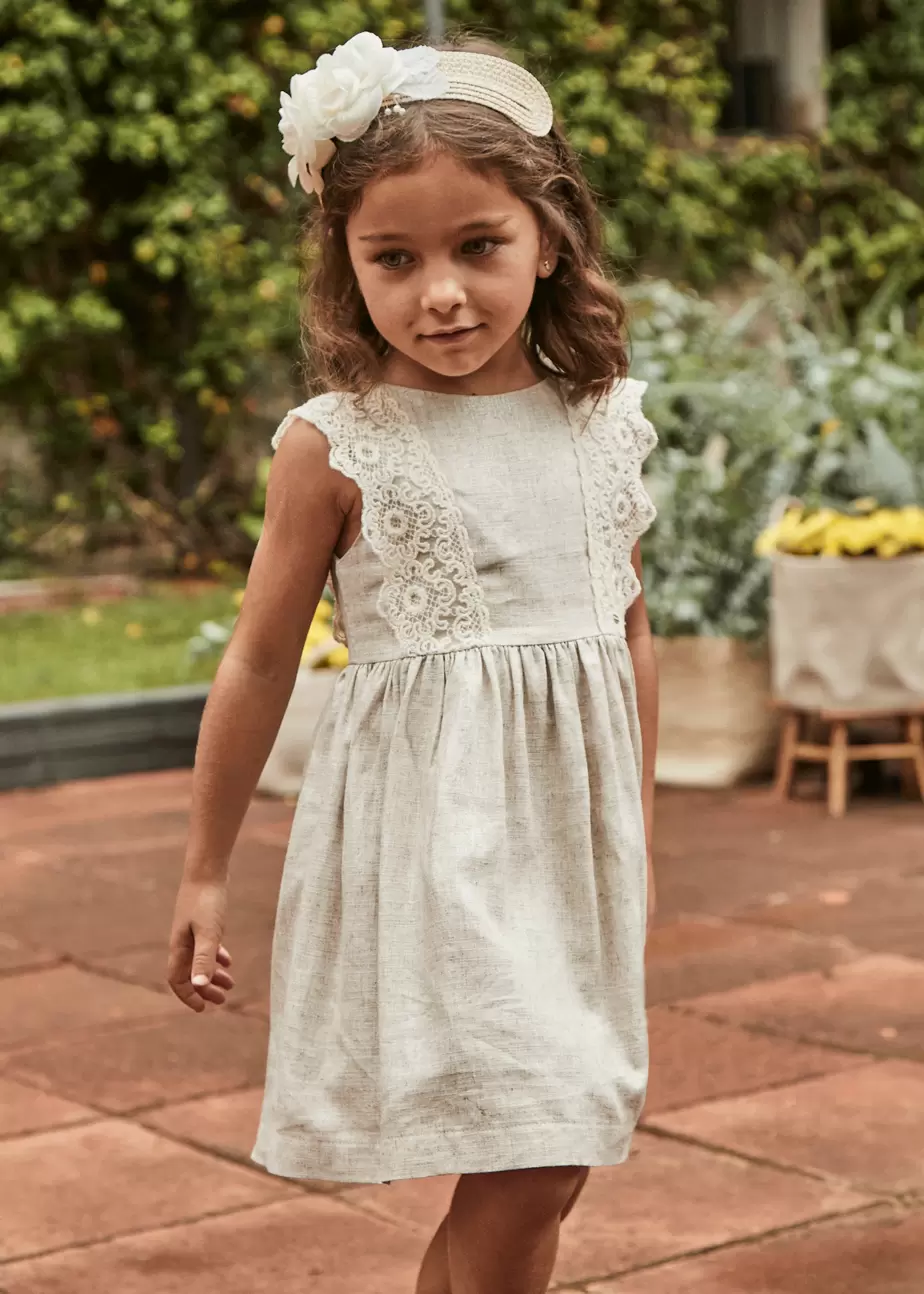 Oferta de Vestido detalle bordado con lino niña por 49,99€ en Mayoral