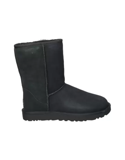 Oferta de Botas UGG Classic Short II negras por 206,95€ en Megacalzado