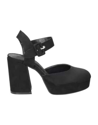 Oferta de Zapatos negros Mustang Naomi por 39,95€ en Megacalzado