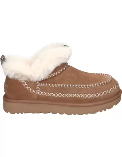 Oferta de Zuecos para mujer UGG classic ultra mini alpine marrón por 169,95€ en Megacalzado