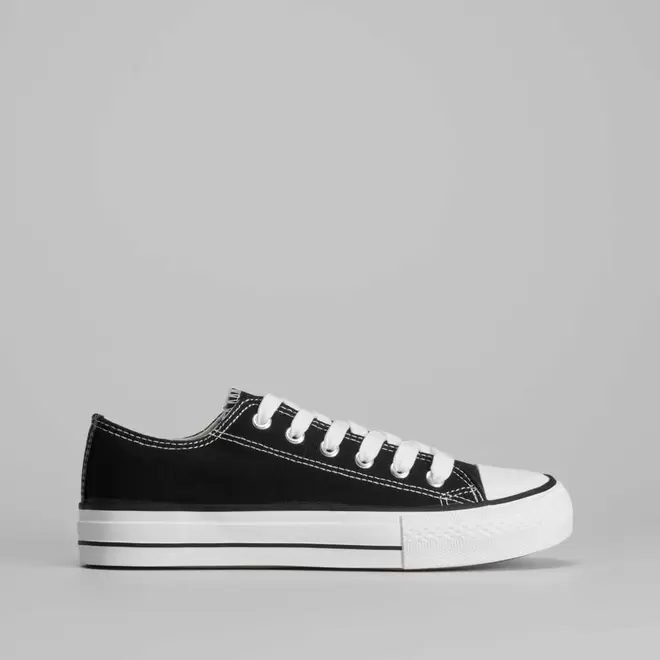 Oferta de Zapatilla puntera lona NYC por 14,99€ en Merkal