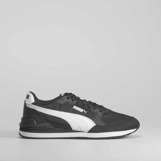 Oferta de Deportiva negra ST RUNNER V4 NL PUMA por 55,99€ en Merkal