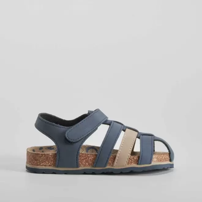 Oferta de Sandalia bio cerrada azul SEVEN FIVE por 19,99€ en Merkal