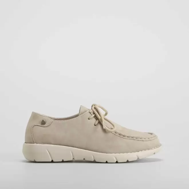 Oferta de Zapato plano  en beige SENDA ROAD por 29,99€ en Merkal