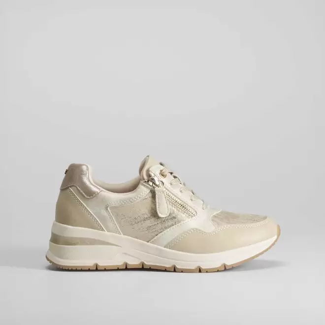 Oferta de Sneaker cuña oro  COMFEET por 39,99€ en Merkal