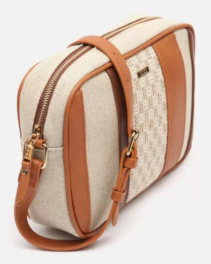 Oferta de Bolso bandolera efecto rafia por 13€ en Misako