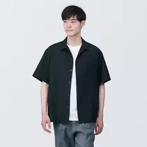 Oferta de Camisa de manga corta cuello cubano mezcla de cáñamo para hombre por 27,5€ en Muji