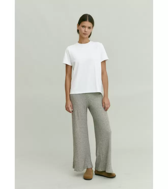 Oferta de PANTALÓN PUNTO BRILLO por 18,99€ en Mulaya