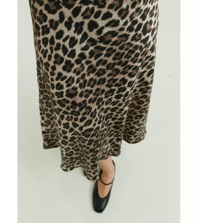 Oferta de FALDA ANIMAL PRINT LEOPARDO por 22,95€ en Mulaya