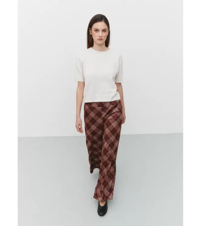 Oferta de PANTALÓN CUADROS por 17,95€ en Mulaya