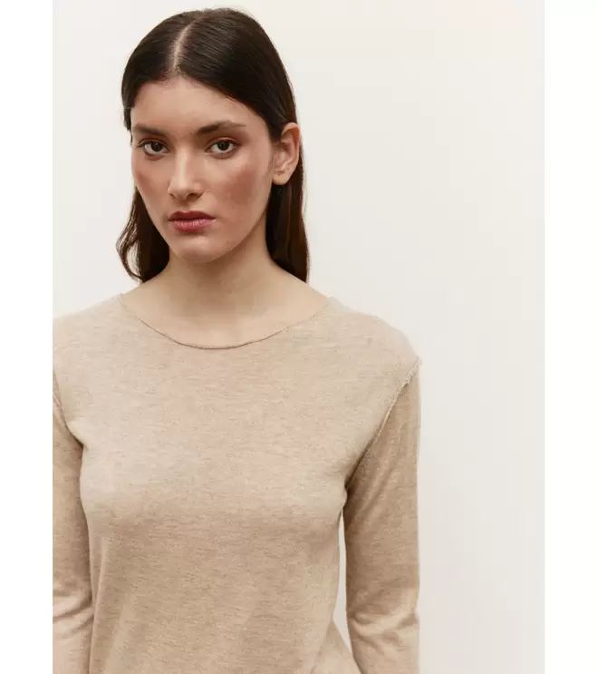 Oferta de JERSEY BASIC CUELLO BARCO por 25,95€ en Mulaya
