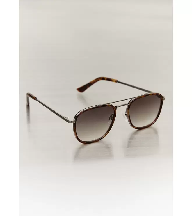 Oferta de GAFAS SOL PUENTE METÁLICO por 9,95€ en Mulaya