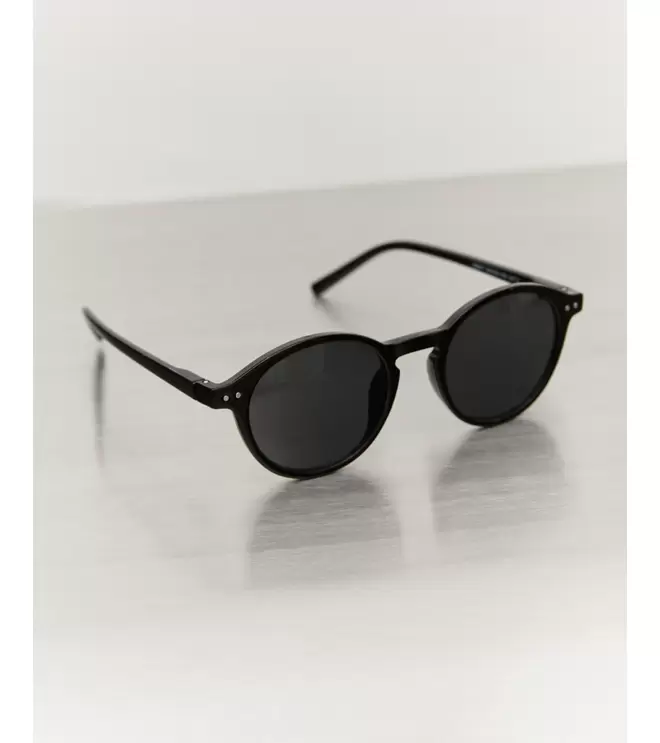 Oferta de GAFAS SOL REDONDAS CLÁSICAS por 12,95€ en Mulaya