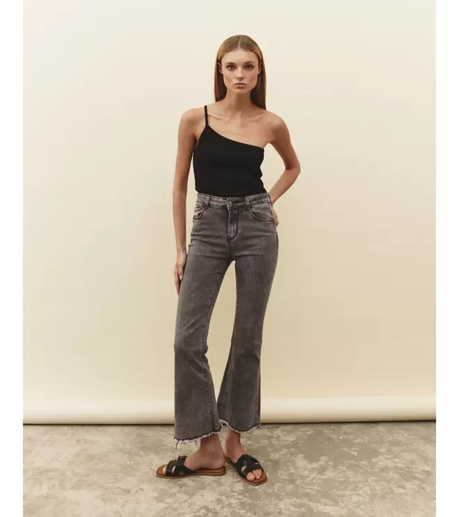 Oferta de JEANS DESFLECADOS por 27,95€ en Mulaya