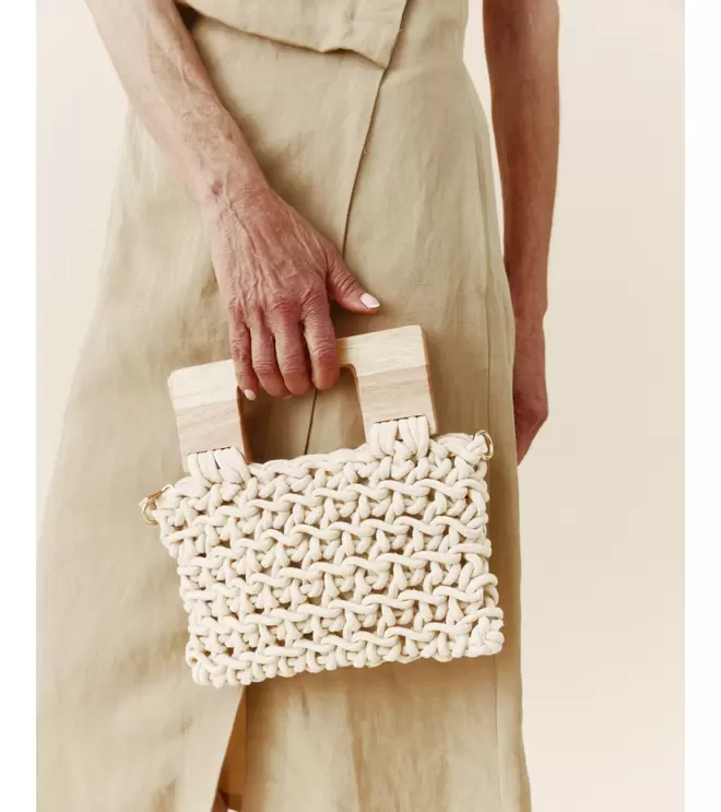 Oferta de BOLSO DE MANO ASAS MADERA por 25,95€ en Mulaya