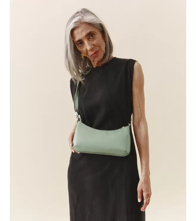 Oferta de BOLSO PLANO BANDOLERA por 29,95€ en Mulaya