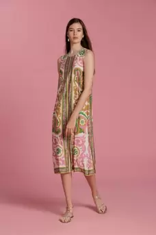 Oferta de Vestido midi de punto circular estampado por 168€ en Naulover