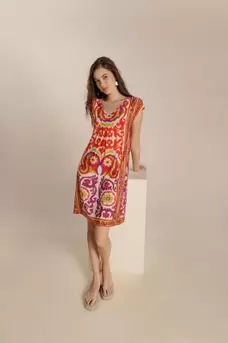 Oferta de Vestido con pliegue central estampado por 129€ en Naulover