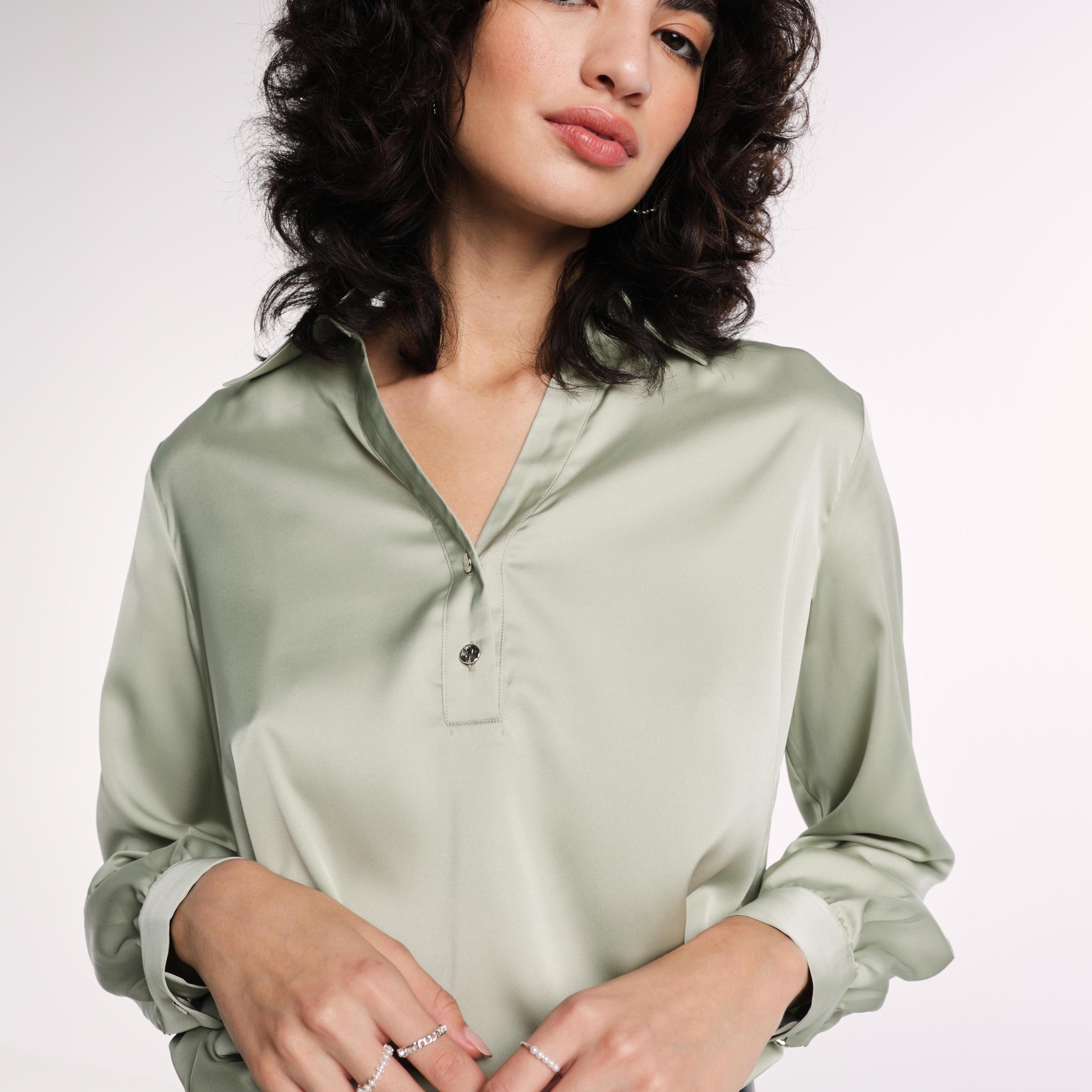 Oferta de Basic blouse por 9,99€ en New Yorker