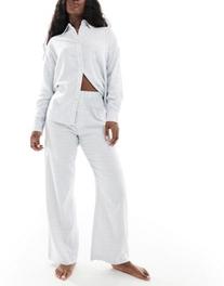 Oferta de Pantalones de pijama color nata a cuadros con cinturilla estilo bóxer de franela de Cotton On por 31€ en Asos