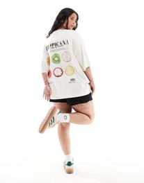 Oferta de Camiseta boyfriend color crema con estampado gráfico "Tropicana" de ASOS DESIGN Curve por 22,99€ en Asos