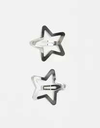 Oferta de Pack de 2 horquillas para el cabello plateadas en forma de estrella de Reclaimed Vintage por 11,99€ en Asos