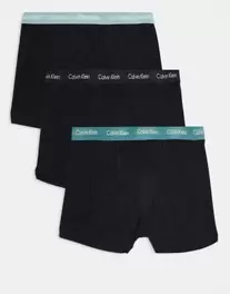 Oferta de Pack de 3 calzoncillos negros con cinturillas de colores Cotton Stretch de Calvin Klein Plus por 42,9€ en Asos