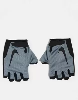 Oferta de Guantes de entrenamiento gris frío Essential 2.0 de Nike por 22€ en Asos