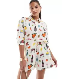 Oferta de Camisa extragrande con estampado vacacional de mezcla de lino de ASOS DESIGN (parte de un conjunto) por 25€ en Asos