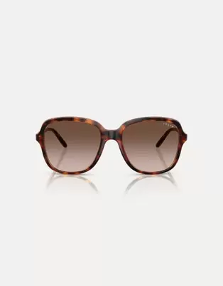 Oferta de Gafas de sol marrón oscuro Habana con montura rectangular y lentes marrones de Vogue por 92€ en Asos