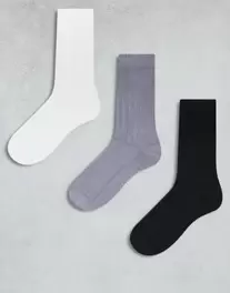 Oferta de Pack de 3 pares de calcetines de varios colores de canalé de ASOS DESIGN por 14,99€ en Asos