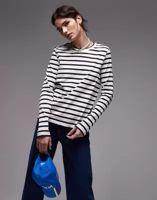 Oferta de Camiseta blanca y negra a rayas de manga larga de ARKET por 24,99€ en Asos