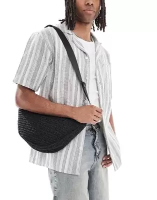 Oferta de Bandolera negra de croché de Jack & Jones por 25,99€ en Asos