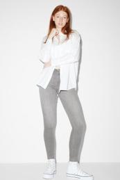 Oferta de CLOCKHOUSE - skinny jeans - mid waist - LYCRA® por 25,99€ en C&A