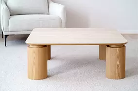 Oferta de MESA DE CENTRO LÍNEA CUADRADA por 1400€ en Círculo Muebles