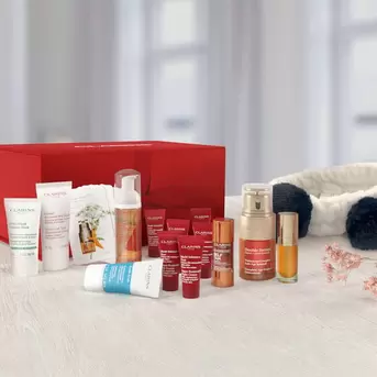 Oferta de Beauty Box Multi-Intensive (+50 años) por 153€ en Clarins