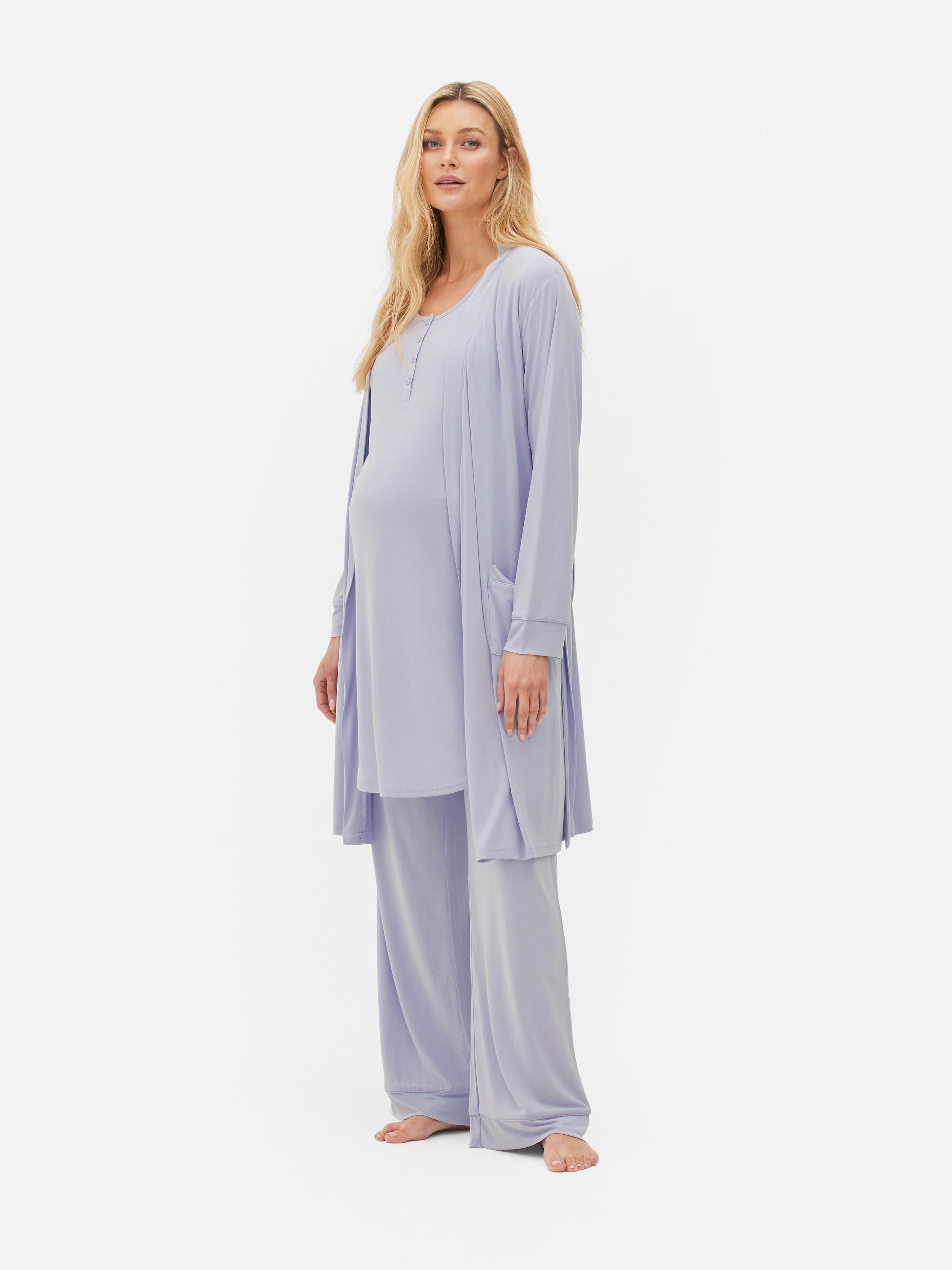 Oferta de Pantalones de pijama de premamá de pernera ancha por 17€ en Primark