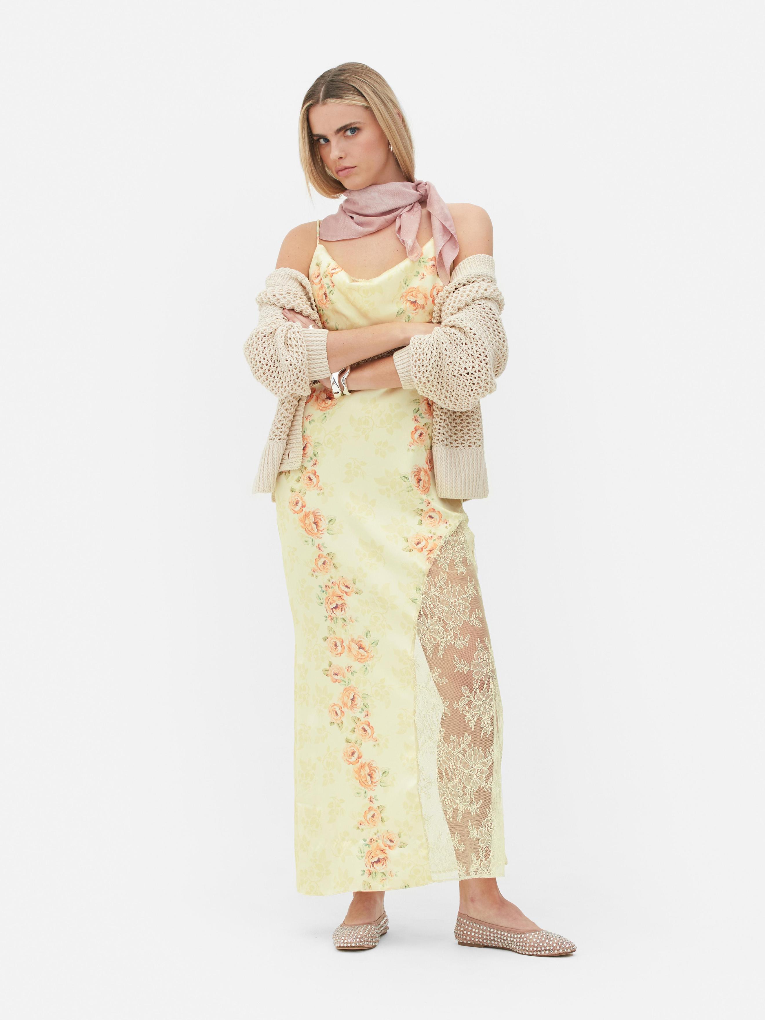 Oferta de Vestido midi floral de satén de Rita Ora por 28€ en Primark