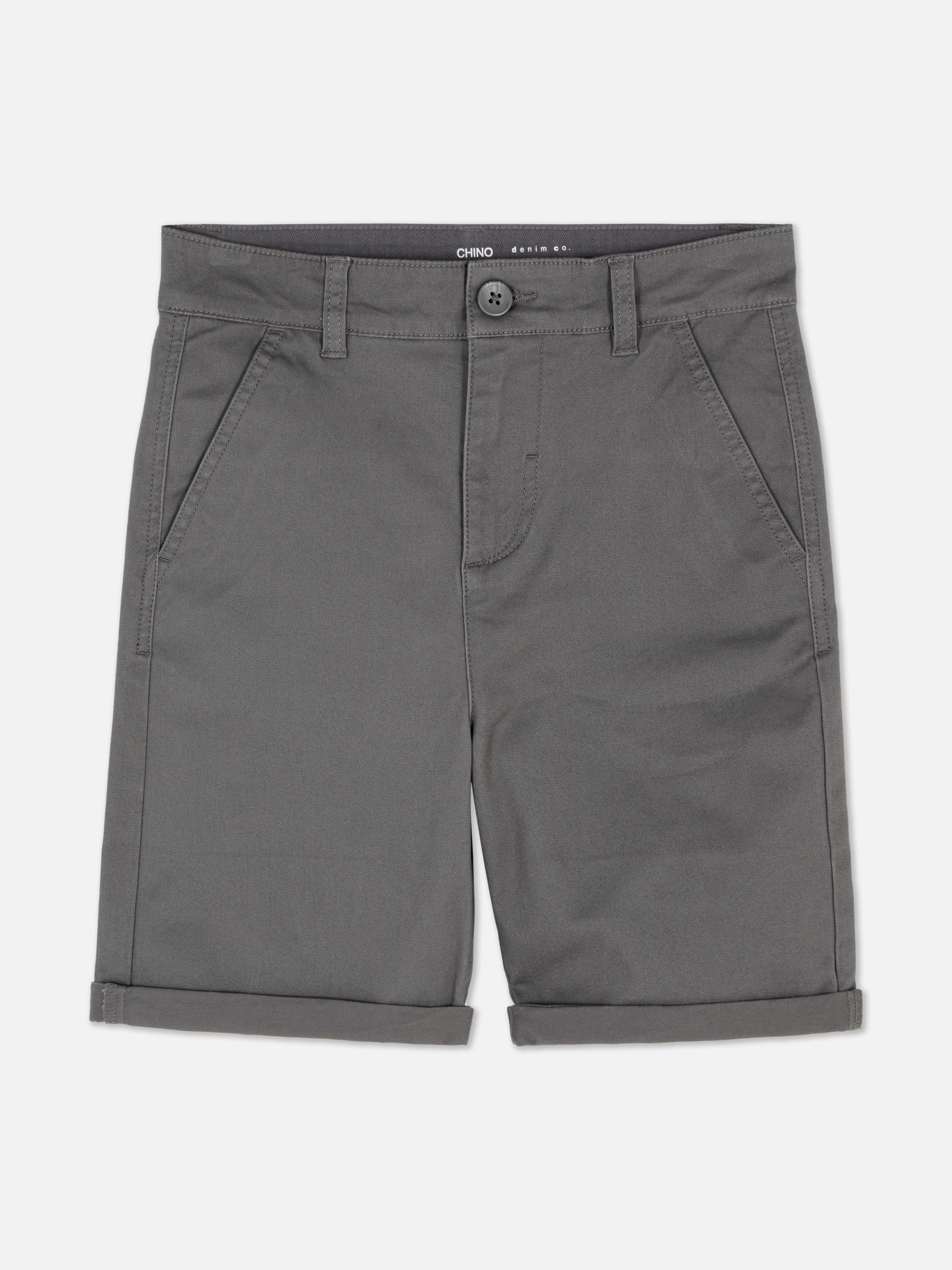 Oferta de Pantalones cortos chinos por 8€ en Primark