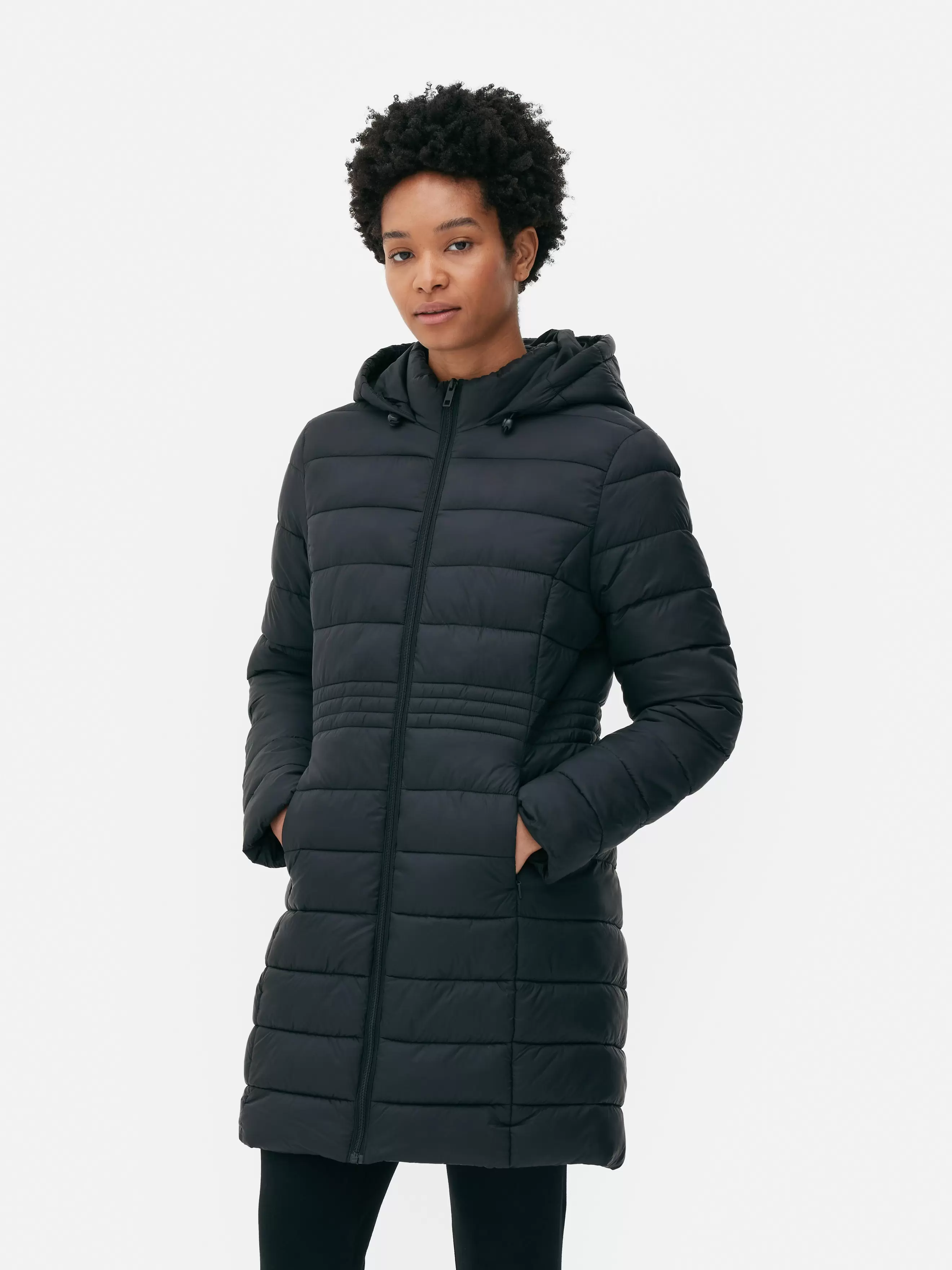 Oferta de Chaqueta acolchada larga superligera por 24€ en Primark