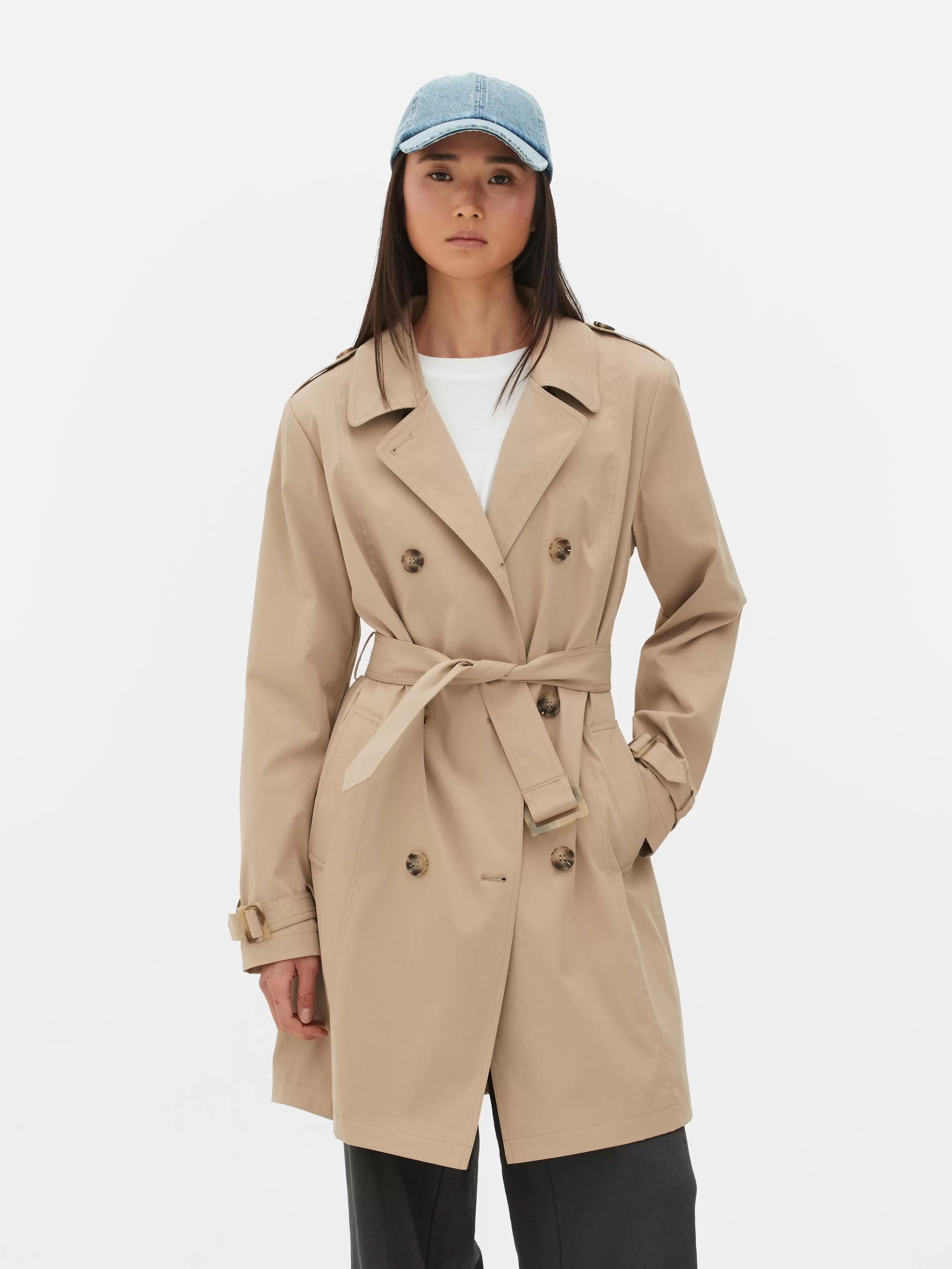 Oferta de Gabardina clásica de doble botonadura por 34€ en Primark