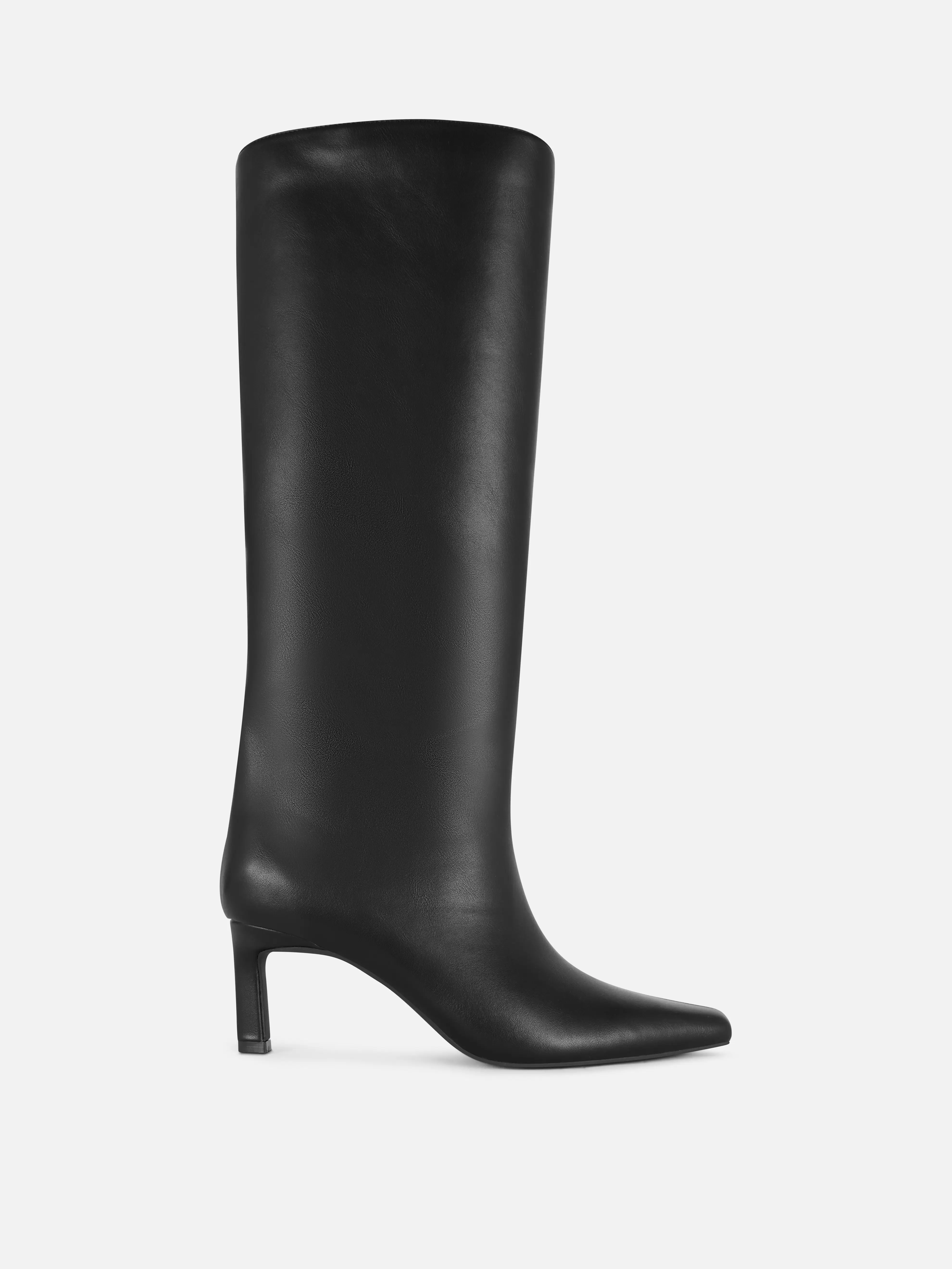 Oferta de Botas de caña recta hasta la rodilla por 30€ en Primark