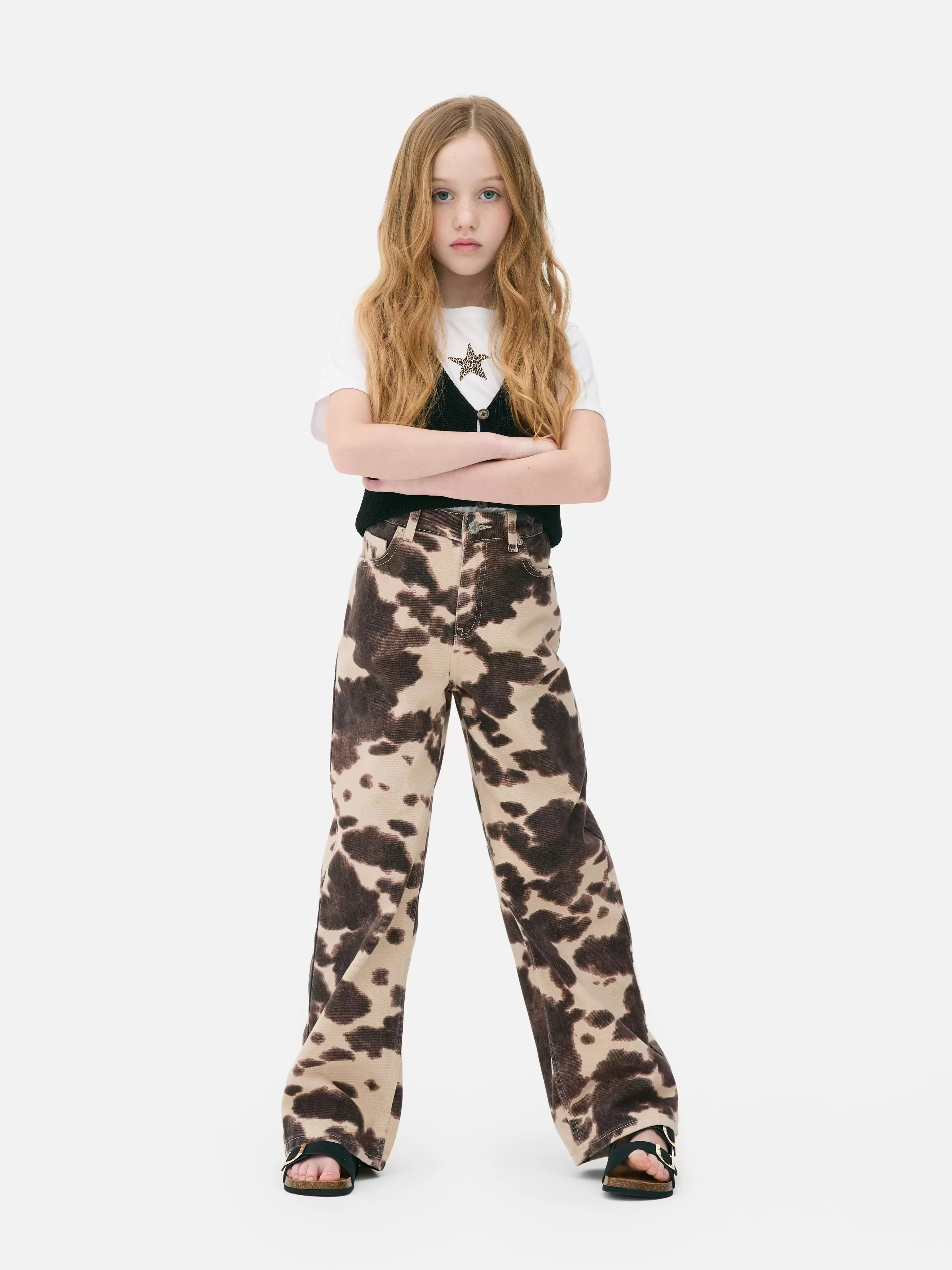 Oferta de Jean denim large à imprimé vache por 18€ en Primark