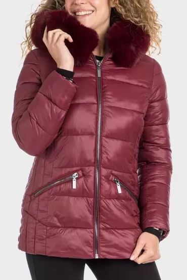 Oferta de Parka capucha pelo por 89,95€ en Punt Roma