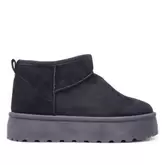 Oferta de Botas australianas cozy platform negros por 34,99€ en Querol