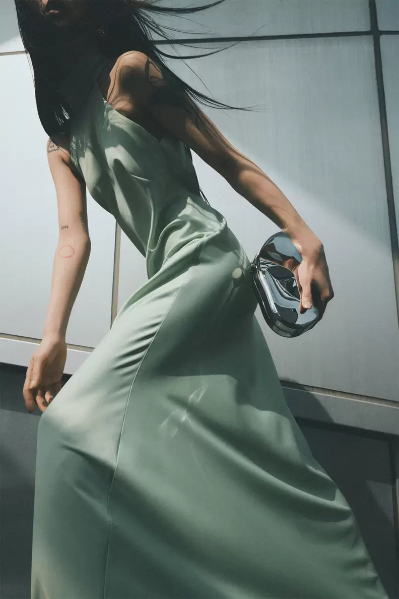 Oferta de Maxi caja plateada por 35,99€ en Sfera